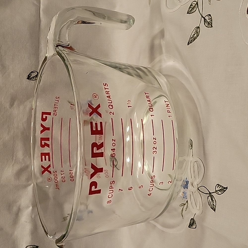 Vintage Pyrex 8 Cup Measuring Bowl